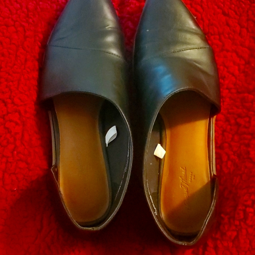 Black cut off flats